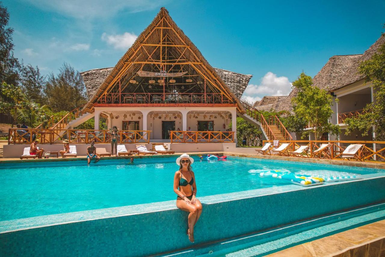 Zanzibella Hotel & Spa Kiwengwa  Exterior foto The swimming pool at the resort