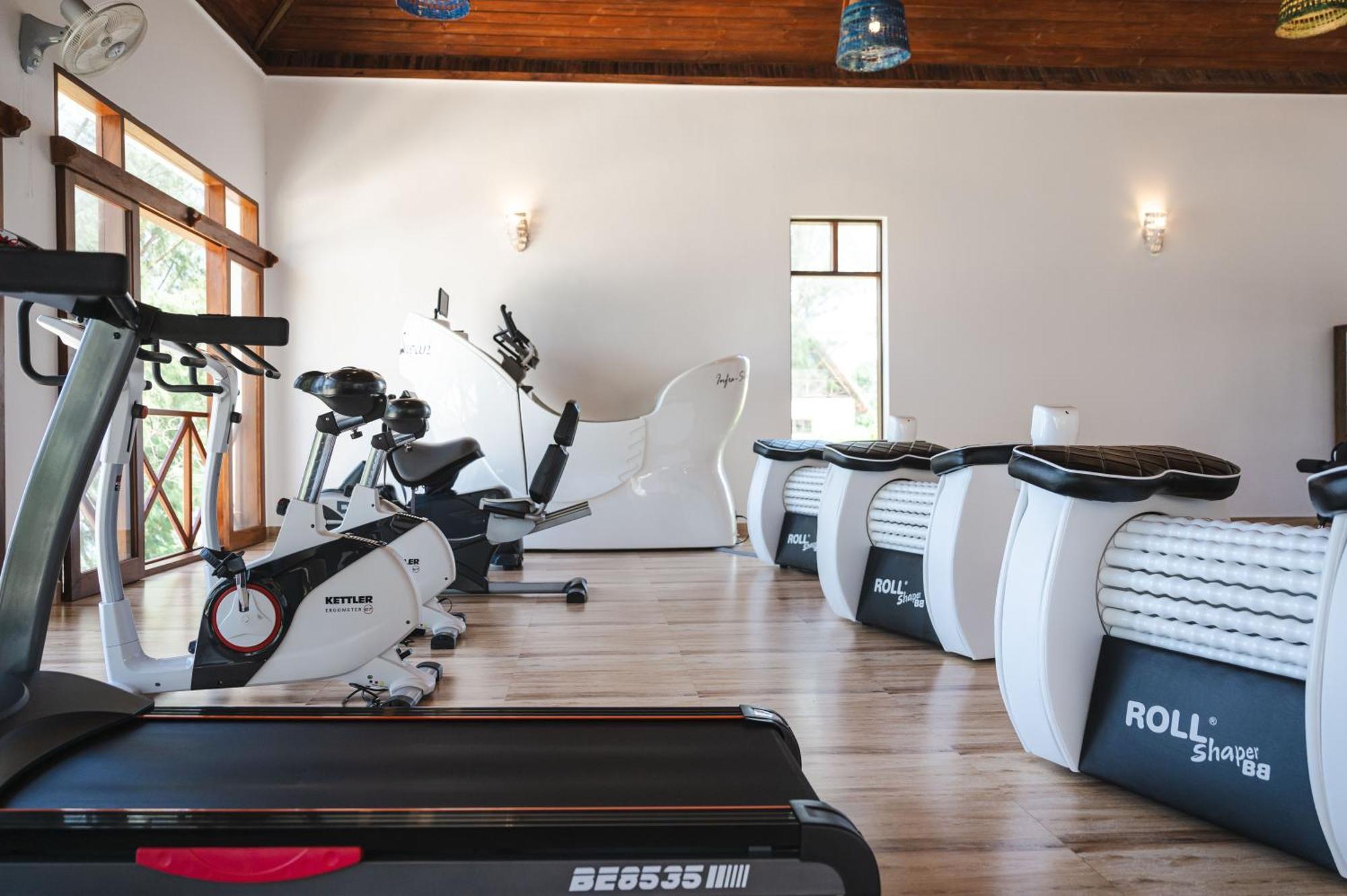 Zanzibella Hotel & Spa Kiwengwa  Exterior foto The gym at the resort